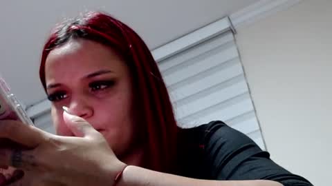 Snapshot of anne_julienne chatting on 06-12-26, 01:26 online show from 06-12-26, 01:26