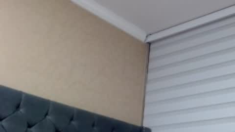 Snapshot of anne_julienne chatting on 06-17-26, 12:02 online show from 06-17-26, 12:02