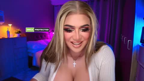 Snapshot of annecalifornia chatting on 10-03-25, 05:04 Anne Hart online show from 10-03-25, 05:04
