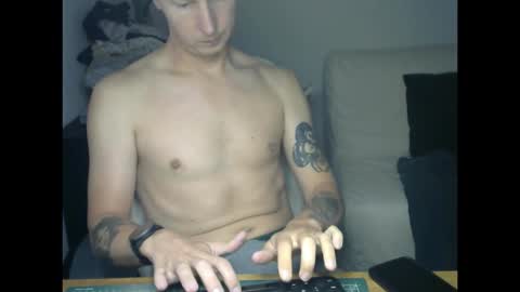 Snapshot of annecylake chatting on 09-27-25, 11:37 annecylake online show from 09-27-25, 11:37