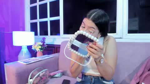 Anne online show from 11-23-25, 03:06