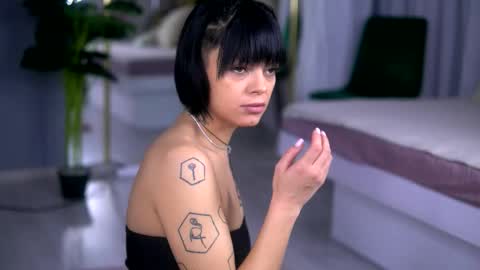 Anne online show from 12-19-25, 05:03