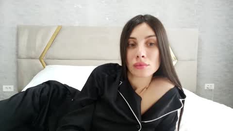 Snapshot of annehotxxx chatting on 05-13-26, 08:34 AnneHotxxx online show from 05-13-26, 08:34