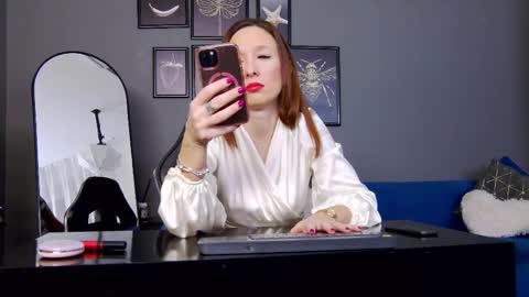 Anne online show from 12-17-25, 03:45