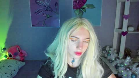 Snapshot of annetenet chatting on 12-18-24, 05:15 Annet online show from 12-18-24, 05:15