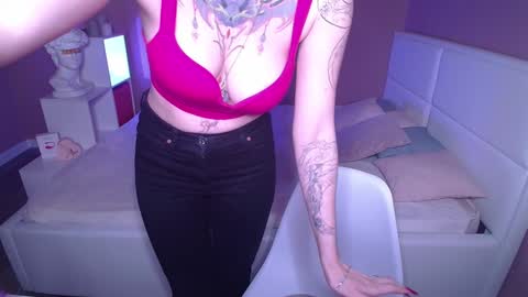 Snapshot of annetenet chatting on 01-31-25, 09:48 Annet online show from 01-31-25, 09:48