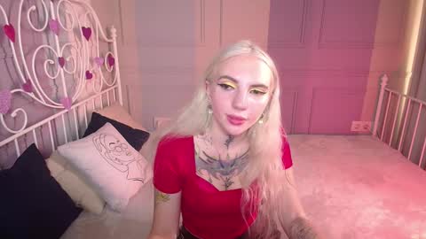 Snapshot of annetenet chatting on 02-12-25, 10:35 Annet online show from 02-12-25, 10:35