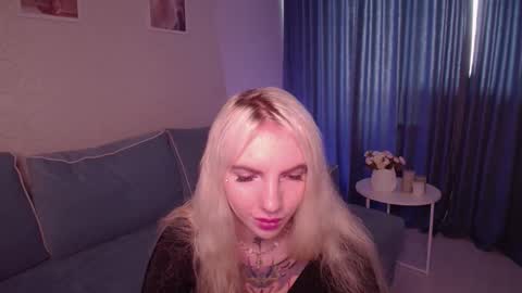 Snapshot of annetenet chatting on 09-17-25, 09:11 Annet online show from 09-17-25, 09:11