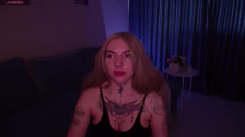 Snapshot of annetenet chatting on 09-26-25, 07:01 Annet online show from 09-26-25, 07:01