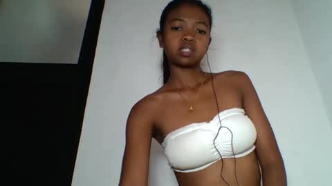 Snapshot of annica86 chatting on 06-10-26, 06:12 annica86 online show from 06-10-26, 06:12