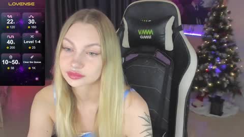 Snapshot of annie69kiss chatting on 02-08-25, 11:13 Annie online show from 02-08-25, 11:13