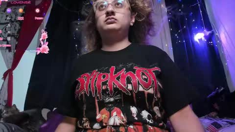 Snapshot of annie_bigboobs_ chatting on 02-13-25, 10:22 Ana Bolena independent model online show from 02-13-25, 10:22