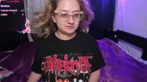 Snapshot of annie_bigboobs_ chatting on 03-05-25, 10:10 Ana Bolena independent model online show from 03-05-25, 10:10