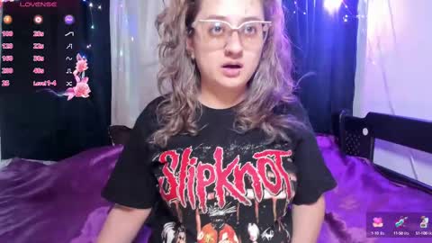 Snapshot of annie_bigboobs_ chatting on 03-11-25, 09:04 Ana Bolena independent model online show from 03-11-25, 09:04