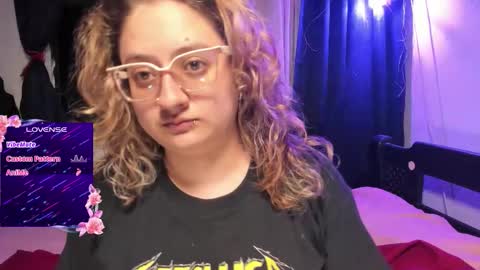 Snapshot of annie_bigboobs_ chatting on 09-22-25, 11:07 Ana Bolena independent model online show from 09-22-25, 11:07