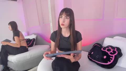 Snapshot of annie_blair_ chatting on 07-18-26, 07:39 Annie online show from 07-18-26, 07:39