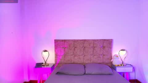 Annie Bonnie   online show from 04-26-26, 10:35