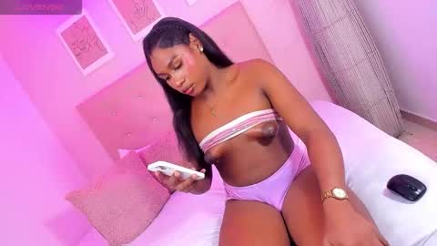 Snapshot of annie_dolce_ chatting on 11-23-25, 12:27 annie_dolce_ online show from 11-23-25, 12:27