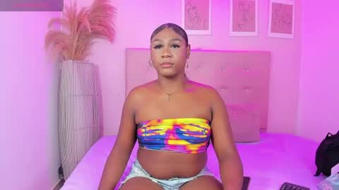 annie_dolce_ online show from 06-25-26, 11:59
