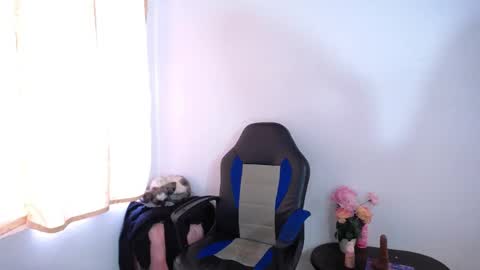 Snapshot of annie_doll1 chatting on 10-07-25, 09:01 Annie3 online show from 10-07-25, 09:01