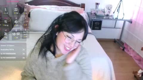 LAURA - A n n i e  S w a n online show from 12-10-24, 05:00