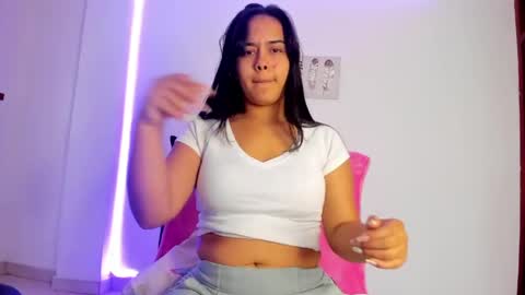 Annie online show from 04-17-26, 01:14