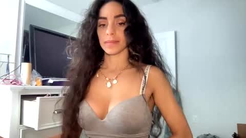 annie_xxx111 online show from 09-28-25, 04:34