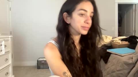 annie_xxx111 online show from 11-06-25, 07:59