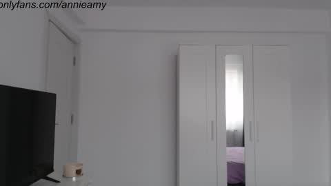 Snapshot of annieamy chatting on 12-12-24, 12:22 Annie online show from 12-12-24, 12:22