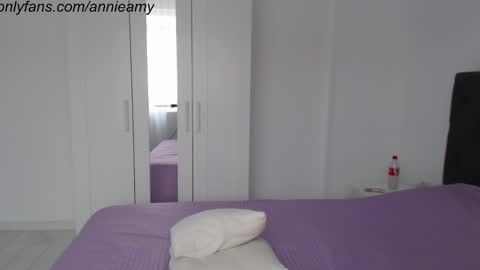 Snapshot of annieamy chatting on 01-25-25, 01:08 Annie online show from 01-25-25, 01:08