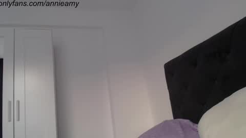 Snapshot of annieamy chatting on 02-12-25, 03:16 Annie online show from 02-12-25, 03:16