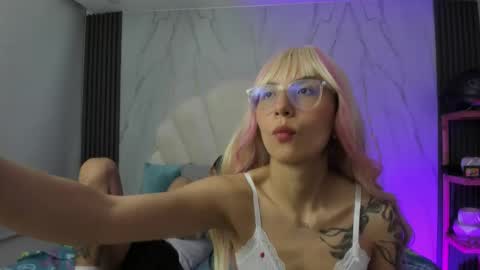 Annie And Leandro online show from 02-04-26, 10:26