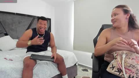 Snapshot of annieandstefan chatting on 09-08-25, 02:27 Annie and Stefan online show from 09-08-25, 02:27