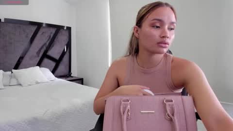 Snapshot of annieandstefan chatting on 12-15-25, 02:21 Annie and Stefan online show from 12-15-25, 02:21