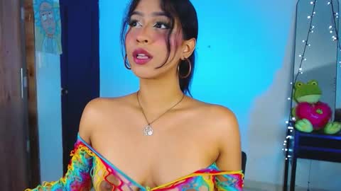 AnnieBlu3 online show from 11-04-25, 09:41