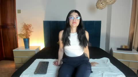Annie Bluee online show from 04-24-26, 11:56