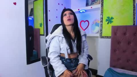 Anniee online show from 05-01-26, 01:05