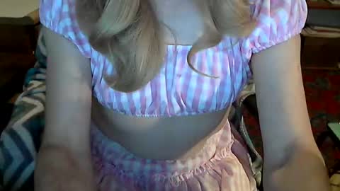 Snapshot of anniegurl chatting on 01-26-25, 10:12 anniegurl online show from 01-26-25, 10:12