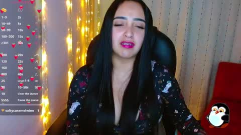 Snapshot of anniehh_ chatting on 01-17-25, 05:00   Annie  Independent model Hello all offline tokens are appreciated  thank you for your support.33 online show from 01-17-25, 05:00