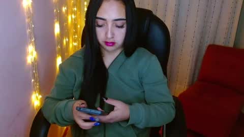 Snapshot of anniehh_ chatting on 01-19-25, 08:29   Annie  Independent model Hello all offline tokens are appreciated  thank you for your support.33 online show from 01-19-25, 08:29