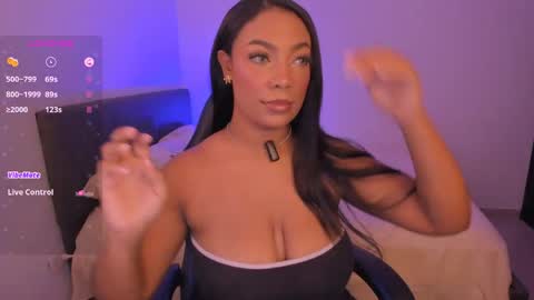 Snapshot of anniejasmin_ chatting on 04-13-26, 01:00 A N N I E online show from 04-13-26, 01:00
