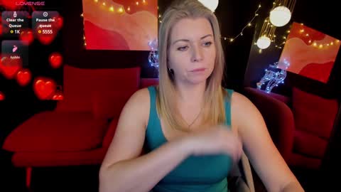 Annie online show from 12-28-24, 05:44