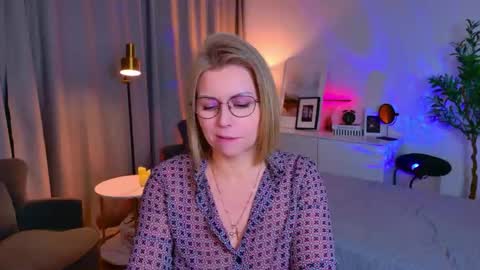 Annie online show from 04-25-26, 08:39