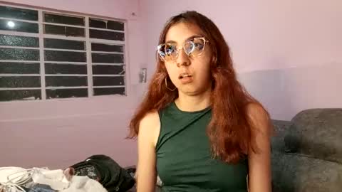 Snapshot of anniesparkle chatting on 10-15-25, 04:34 Annie Sparkle online show from 10-15-25, 04:34