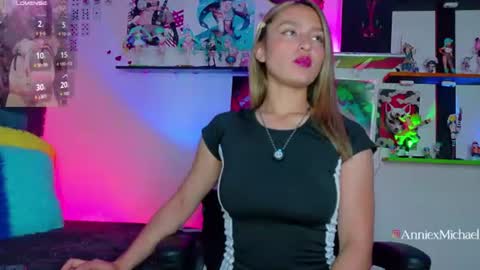 Annie  Michael  online show from 07-13-26, 01:58