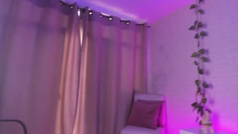 Annie  Alex online show from 12-06-24, 12:49