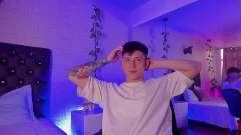 Annie  Alex online show from 12-08-24, 01:25