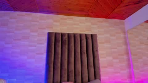 Annie  Alex online show from 12-26-24, 04:58