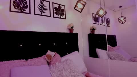 Annie Evans  online show from 02-05-26, 07:24