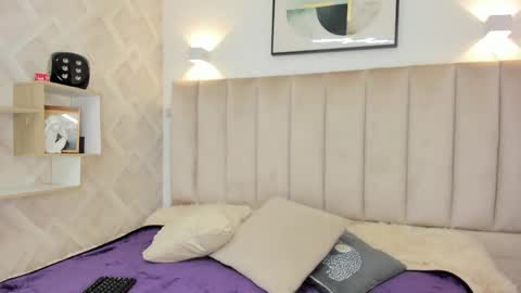 Annie Queen online show from 04-23-26, 02:24